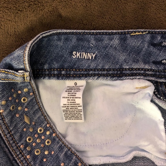 American Eagle Outfitters Distressed Skinny Jeans - Picture 3 of 4